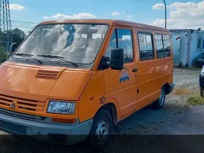 Gebraucht Renault Trafic 75 PS (55 kW) 1999 Orange Van / Kleinbus