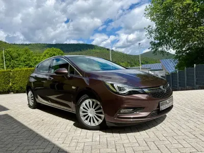 Używany Opel Astra Innovation 150 KM (110 kW) 2015 Brązowy Sedan/Limuzyna