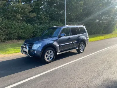 Gebraucht Mitsubishi Pajero Intense 170 PS (125 kW) 2008 Blau SUV