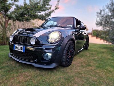 Grün Gebraucht 2010 Mini John Cooper Works Kleinwagen | 14.800 €