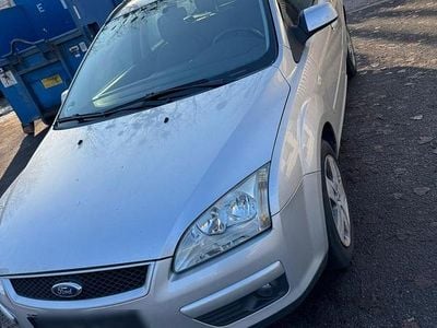 Silber Gebraucht 2007 Ford Focus Kombi | 850 € (Guter Preis)