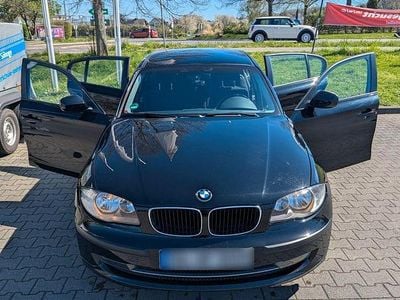 Gebraucht BMW 116 122 PS (89 kW) 2010 Schwarz Kleinwagen