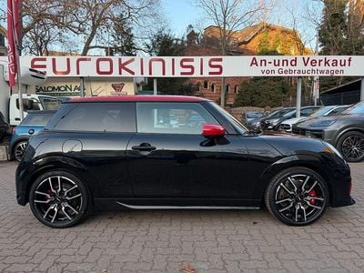 Second-hand Mini John Cooper Works 231 CP (169 kW) 2024 Negru Hatchback