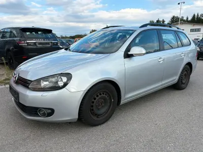Gebraucht VW Golf VI Comfortline 105 PS (77 kW) 2010 Grau Kleinwagen