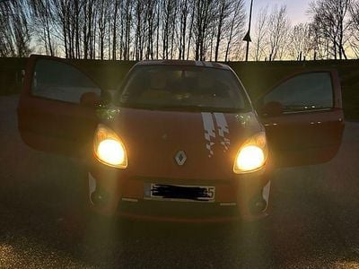 Gebraucht Renault Twingo Night&Day 76 PS (55 kW) 2009 Rot Kleinwagen