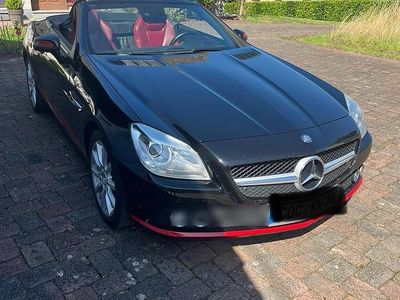 Schwarz Gebraucht 2011 Mercedes SLK200 Cabrio | 12.850 €