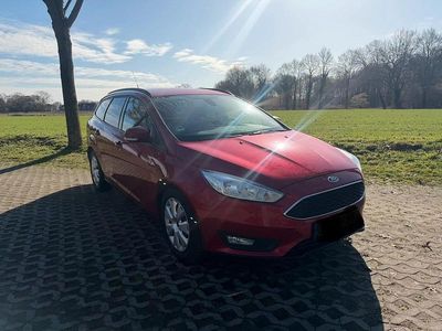 Gebraucht Ford Focus Business Edition 125 PS (91 kW) 2018 Rot Limousine