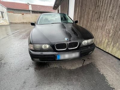 BMW 523