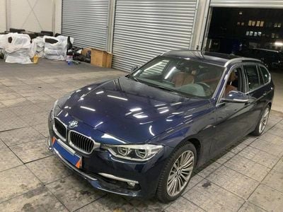 Gebraucht BMW 330 Luxury Line 258 PS (189 kW) 2017 Blau Limousine