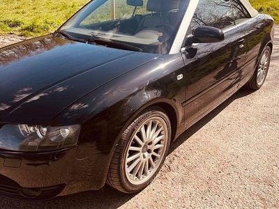 Second-hand Audi A4 Cabriolet 220 CP (161 kW) 2004 Negru Cabrio