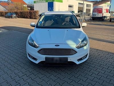 Usata Ford Focus 125 CV (91 kW) 2015 Bianco Station wagon