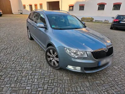 Gebraucht Skoda Superb 160 PS (117 kW) 2010 Silber Kombi