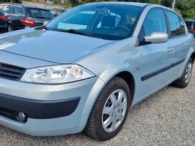 Gebraucht Renault Mégane II Expression 113 PS (83 kW) 2004 Grau Limousine
