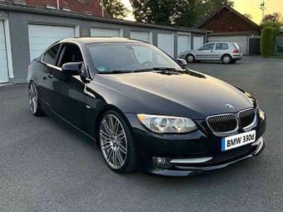 Gebraucht BMW 330 245 PS (180 kW) 2011 Schwarz Coupé