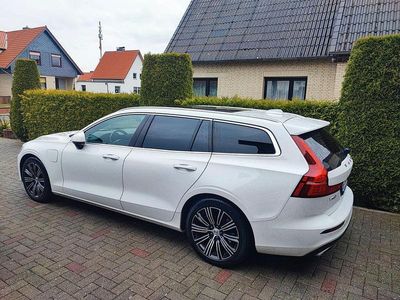 Gebraucht Volvo V60 Inscription 252 PS (185 kW) 2021 Weiß Kombi