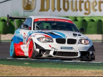 Weiß Gebraucht 2009 BMW 1M Performance Coupé | 21.998 €