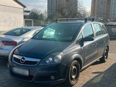 Usata Opel Zafira 150 CV (110 kW) 2007 Argento Monovolume