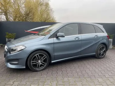 Gebraucht Mercedes B180 109 PS (80 kW) 2015 Blau Van / Kleinbus