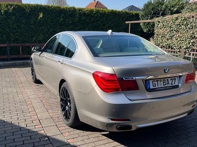 Gebraucht BMW 740 Sport Line 306 PS (225 kW) 2012 Beige Limousine