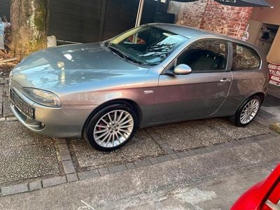 Gebraucht Alfa Romeo 147 119 PS (87 kW) 2006 Grau Kleinwagen