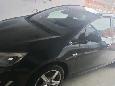 Gebraucht Opel Astra 135 PS (99 kW) 2013 Andere farben Kombi