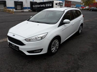 Weiß Gebraucht 2018 Ford Focus Business Edition Limousine | 7.290 € (Fairer Preis)
