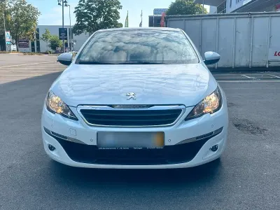 Gebraucht Peugeot 308 109 PS (80 kW) 2015 Weiß Limousine