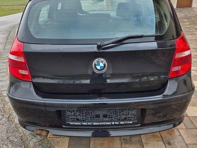 Schwarz Gebraucht 2010 BMW 118 Lifestyle Kleinwagen | 4.500 € (Fairer Preis)