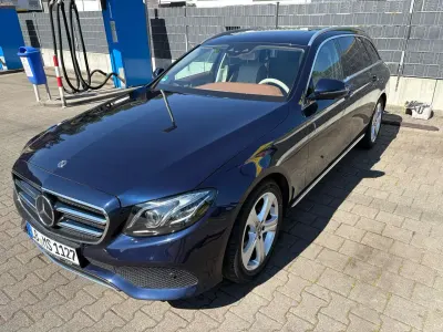 Gebraucht Mercedes E220 Avantgarde 194 PS (142 kW) 2017 Blau Kombi