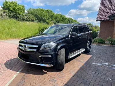 Używany Mercedes GL500 435 KM (319 kW) 2015 Czarny SUV