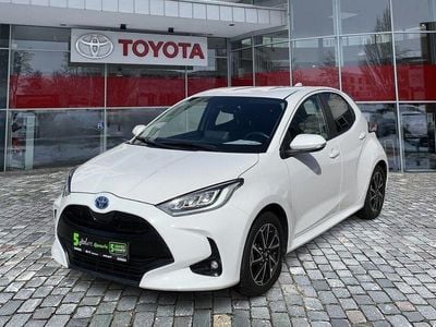 Gebraucht Toyota Yaris Hybrid Comfort 116 PS (85 kW) 2023 Super white 2 Limousine