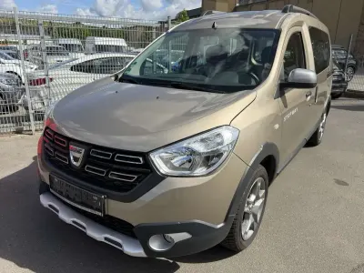 Gebraucht Dacia Dokker Stepway 131 PS (96 kW) 2020 Beige dune Van / Kleinbus