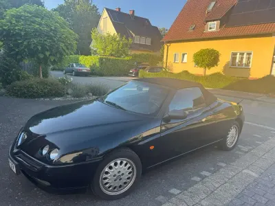 Gebraucht Alfa Romeo Spider 144 PS (105 kW) 2000 Schwarz Cabrio