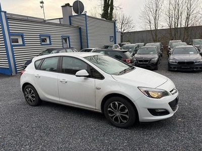 Usata Opel Astra Selection 87 CV (63 kW) 2012 Bianco Berlina