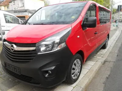 Usata Opel Vivaro 145 CV (106 kW) 2018 Rosso Monovolume
