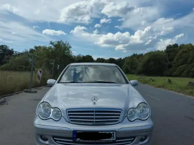 Gebraucht Mercedes C180 143 PS (105 kW) 2006 Silber Limousine