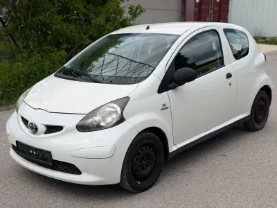 Gebraucht Toyota Aygo City 68 PS (50 kW) 2007 Weiß Kleinwagen