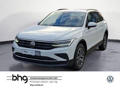 Weiß Gebraucht 2022 VW Tiguan Life SUV | 26.990 € (Guter Preis)