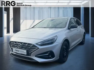 Second-hand Hyundai i30 Intro Edition 110 CP (80 kW) 2021 Argintiu Berlinǎ