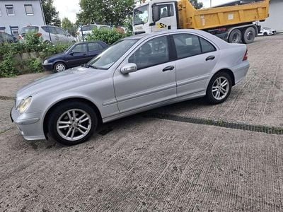 Mercedes C200