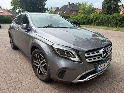 Second-hand Mercedes GLA200 156 CP (114 kW) 2018 Gri SUV