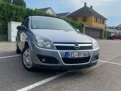 Gebraucht Opel Astra Edition 105 PS (77 kW) 2005 Silber Limousine