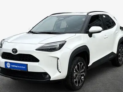Neu Toyota Yaris Cross 130 PS (95 kW) 2026 Weiß SUV