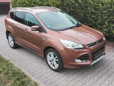 Gebraucht Ford Kuga Individual 182 PS (133 kW) 2014 Braun SUV