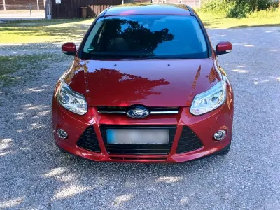 Gebraucht Ford Focus Titanium 140 PS (102 kW) 2013 Rot Kombi