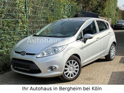 Gebraucht Ford Fiesta Ghia 82 PS (60 kW) 2009 Silber Kleinwagen