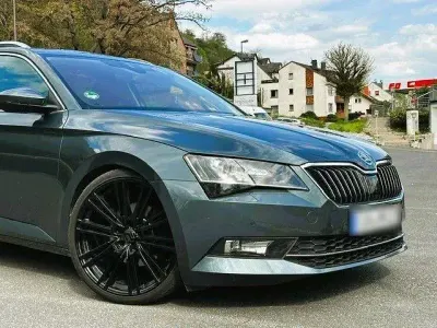 Second-hand Skoda Superb Style 150 CP (110 kW) 2019 Gri Break