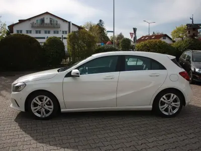 Second-hand Mercedes A200 Urban 136 CP (100 kW) 2017 Alb Berlinǎ