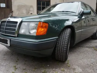 Gebraucht Mercedes E300 179 PS (131 kW) 1991 Grün Coupé