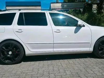 Używany Skoda Octavia vRS 200 KM (147 kW) 2010 Biały Kombi